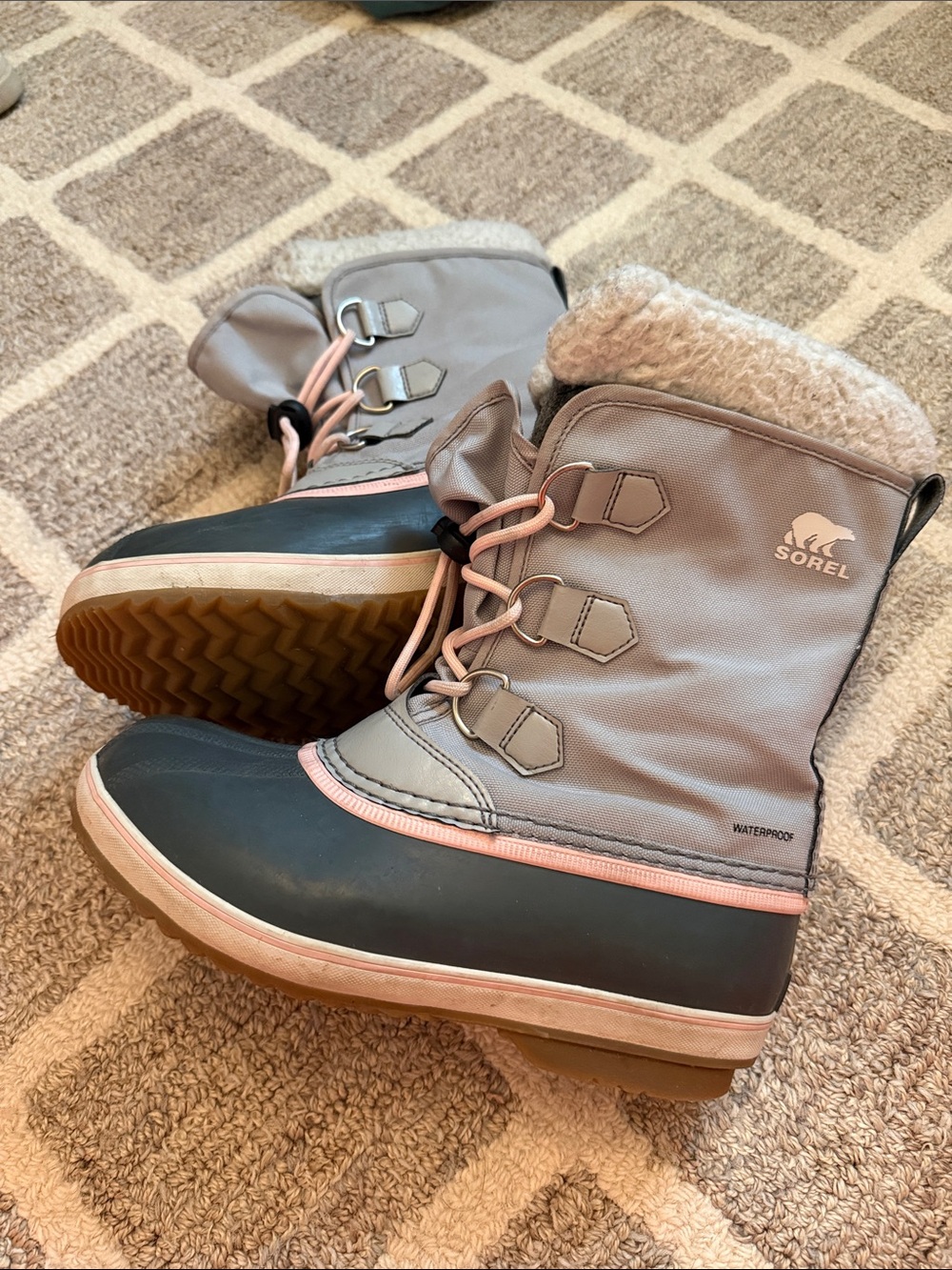 Sorel Kids Winter Snow Boots in Gray and Pink